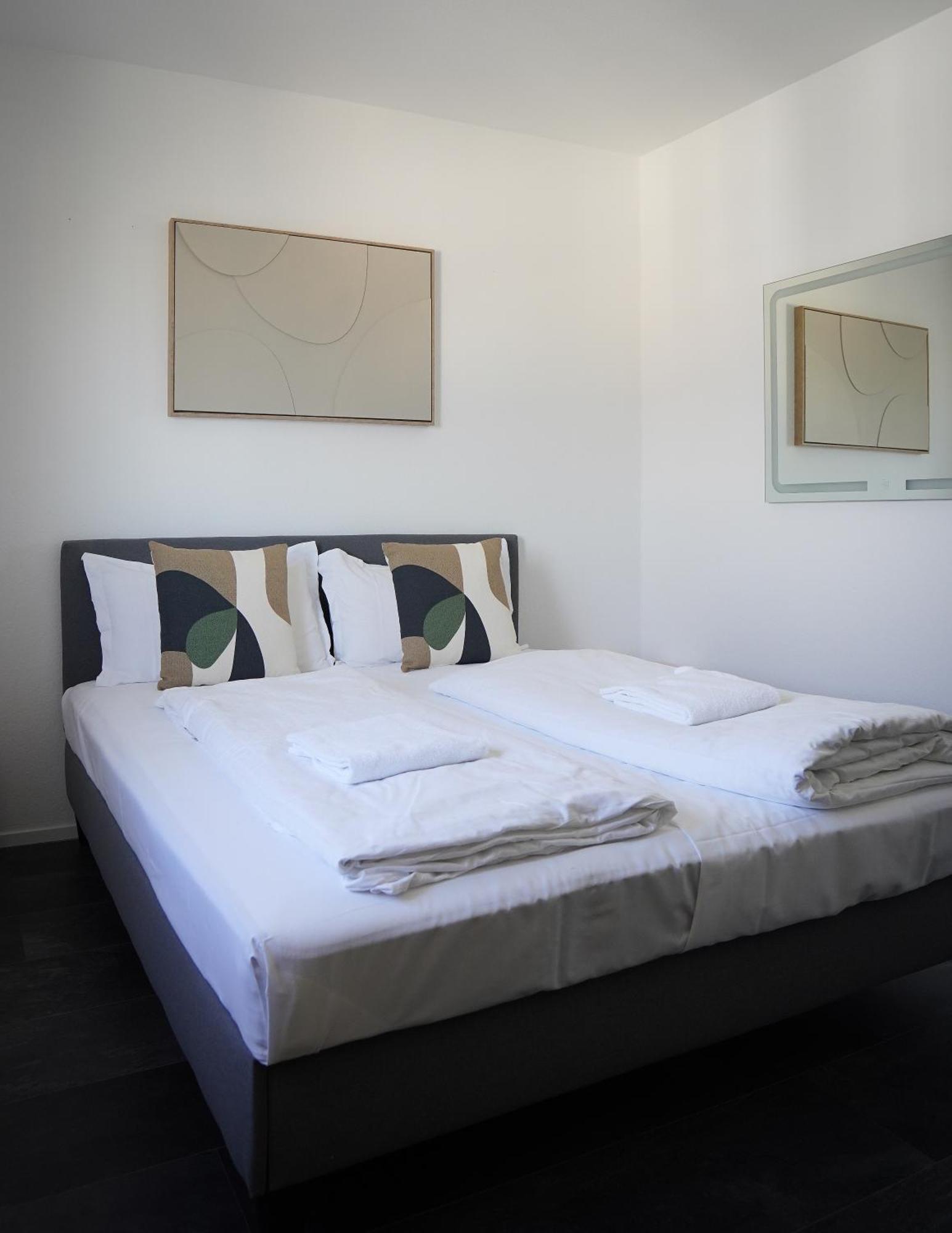 Spacehotel Karlsruhe Ngoại thất bức ảnh
