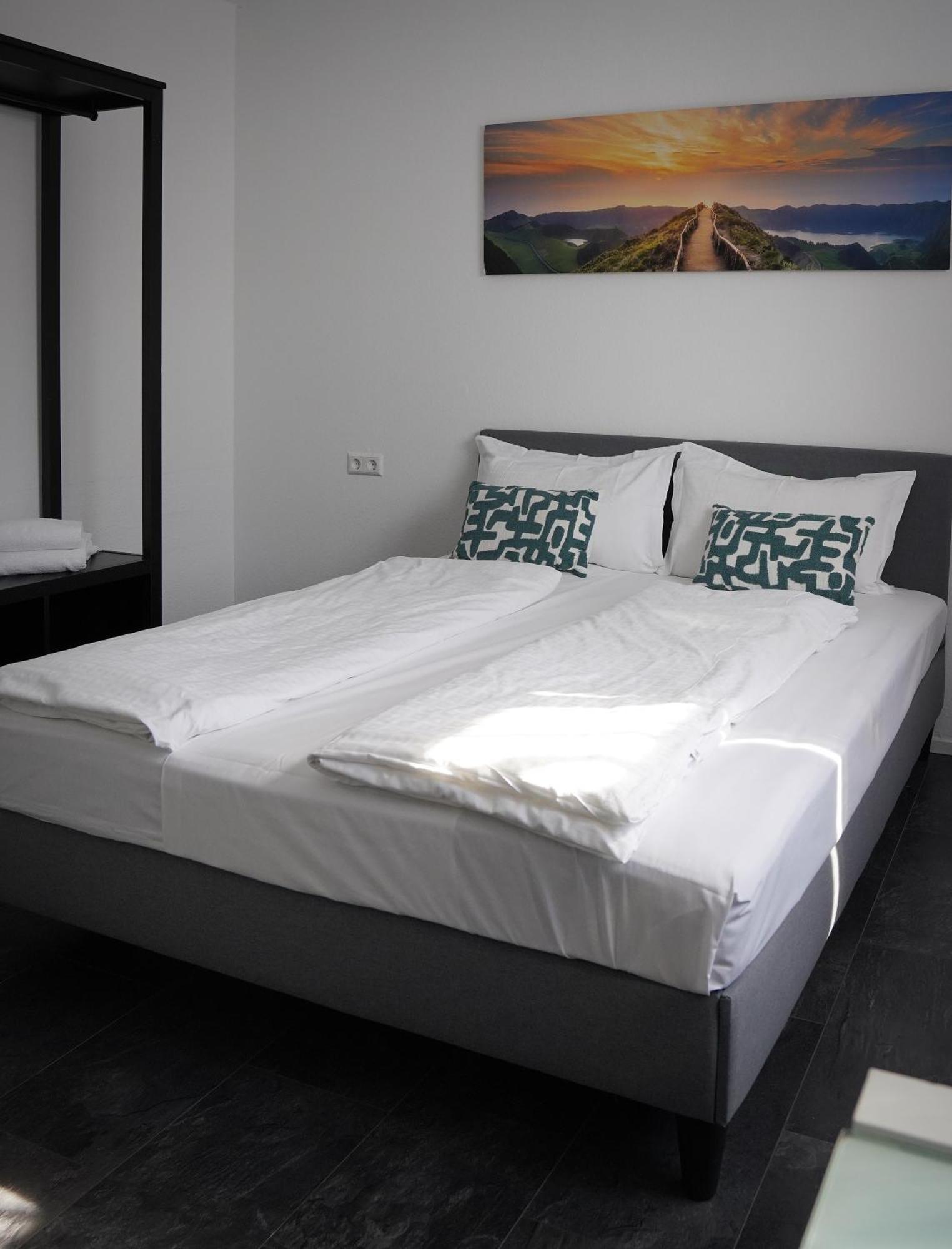 Spacehotel Karlsruhe Ngoại thất bức ảnh