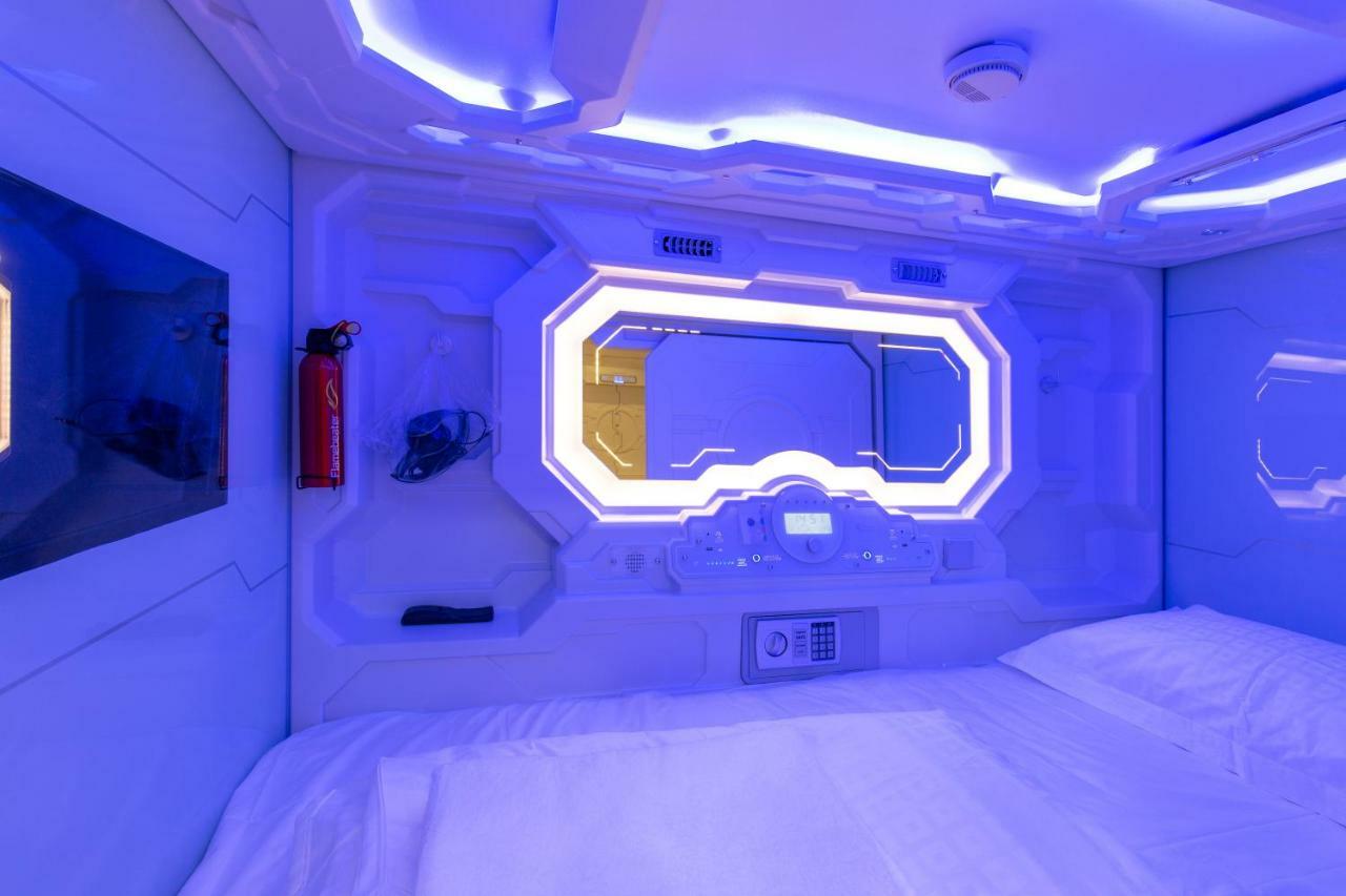 Spacehotel Karlsruhe Ngoại thất bức ảnh