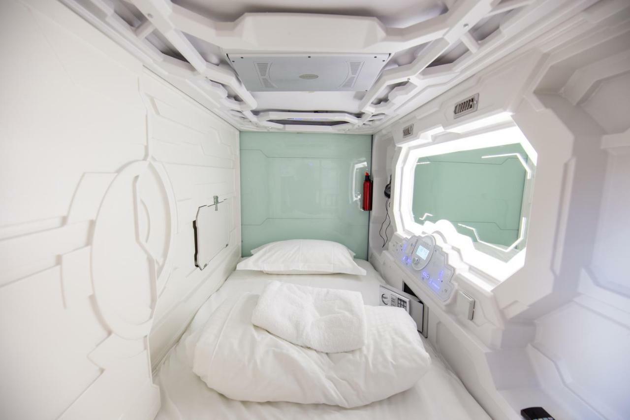 Spacehotel Karlsruhe Ngoại thất bức ảnh
