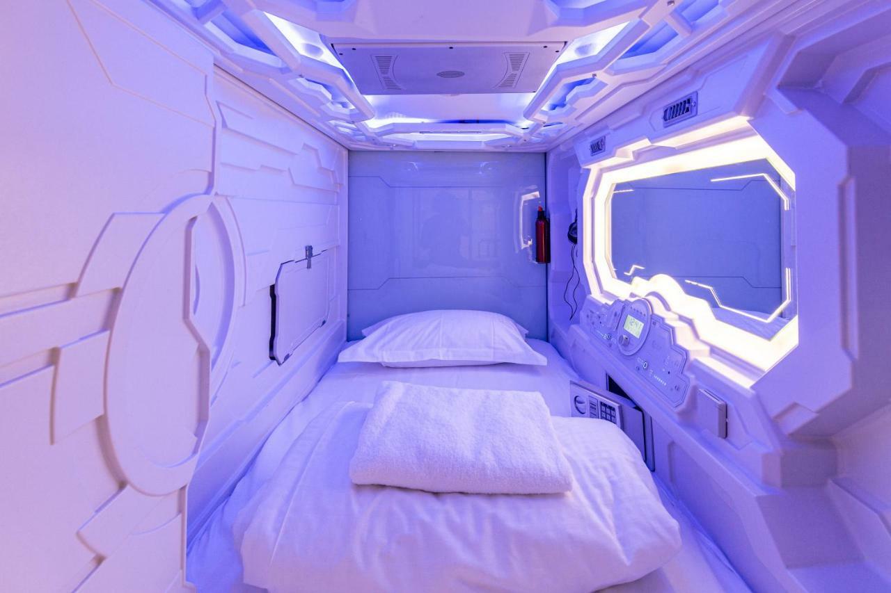 Spacehotel Karlsruhe Ngoại thất bức ảnh