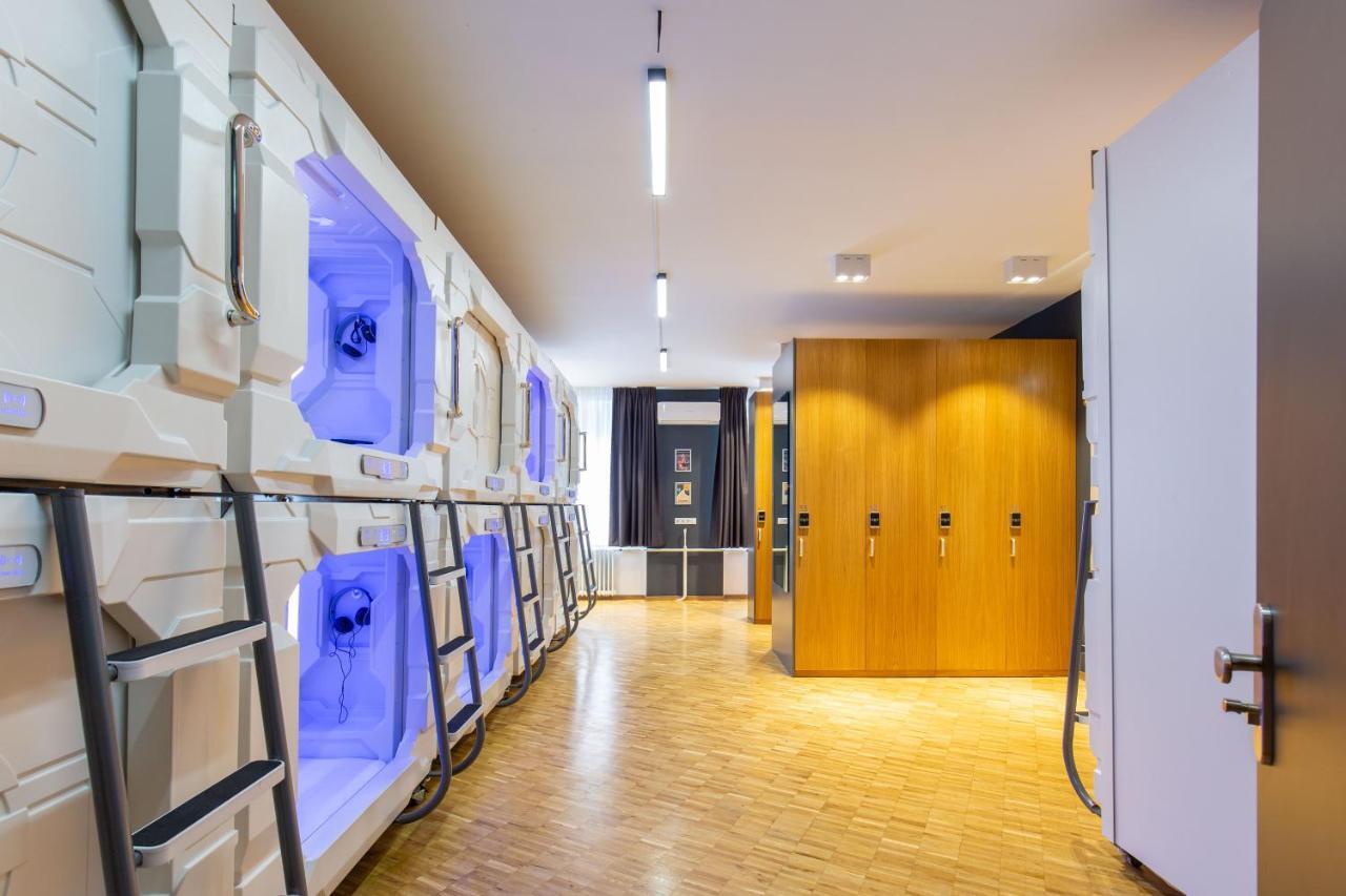 Spacehotel Karlsruhe Ngoại thất bức ảnh